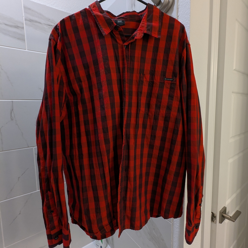 Oakley Red and Black Plaid Men's Shirt
